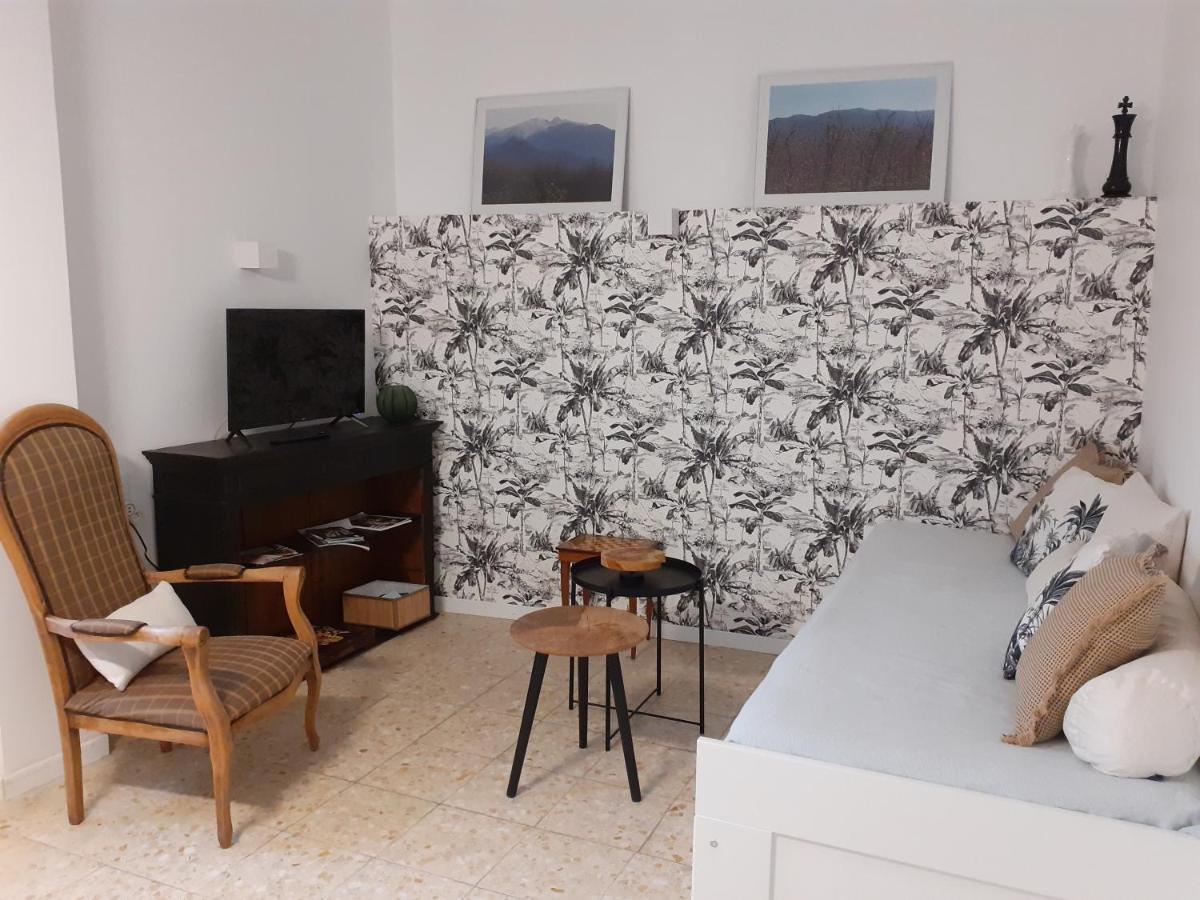 Agreable Maison De Village Avec Terrasse Vinca Eksteriør billede